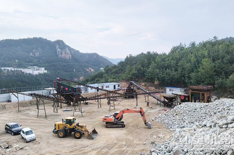 岩石破碎生产现场图片 岩石破碎生产现场图片