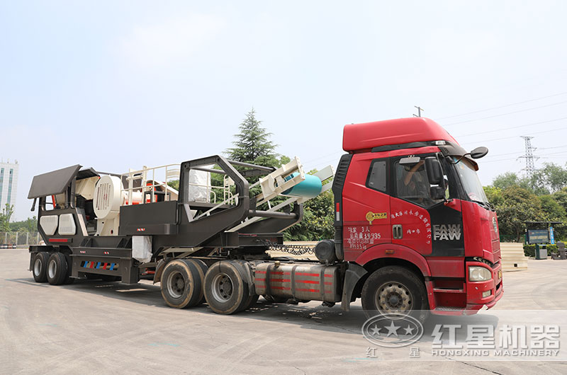 轮胎式移动矿石破碎机‌图片